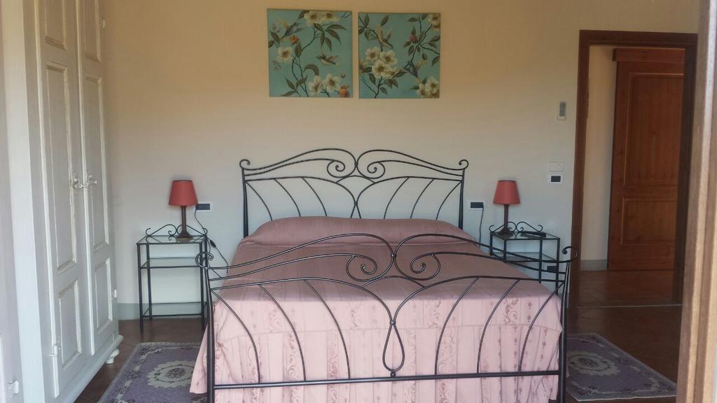 Agriturismo Fattoria Di Gragnone Guest House Room photo